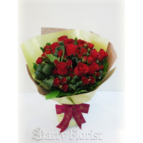 BOU 0048 10支A級進口紅色玫瑰 + 紅色小玫瑰 + 季節性襯花
